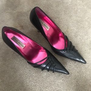 Pointed toe black Steve Madden pumps
